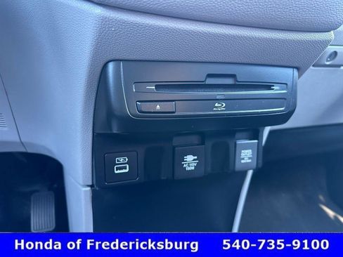 Certified 2024 Honda Odyssey Touring image 23