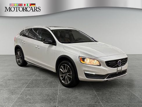 Used 2017 Volvo V60 T5 Cross Country w/ Convenience Package AWD/4WD image 1
