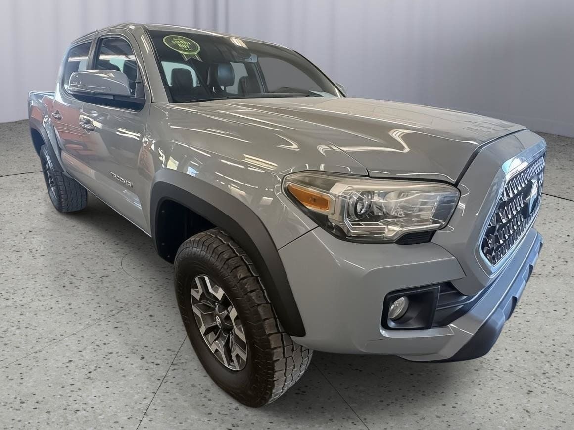 Used 2019 Toyota Tacoma TRD Off-Road AWD/4WD image 6