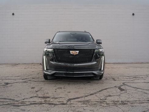Used 2023 Cadillac Escalade Sport Platinum w/ Heavy-Duty Trailer Package AWD/4WD image 10