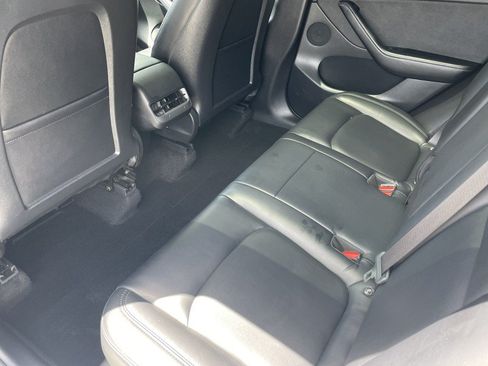 Used 2021 Tesla Model Y Long Range AWD/4WD image 12