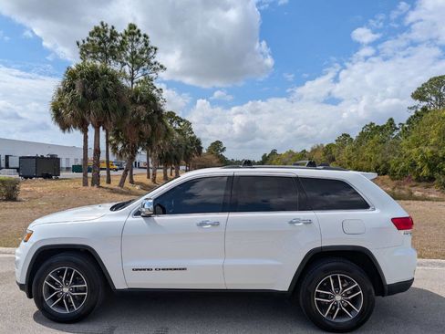 Used 2018 Jeep Grand Cherokee Limited image 9