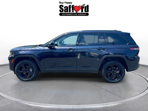 Used 2024 Jeep Grand Cherokee Limited w/ Black Appearance Package AWD/4WD image 4