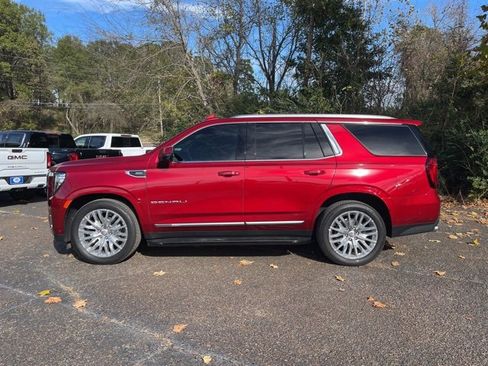 Used 2024 GMC Yukon Denali w/ Advanced Technology Package image 2