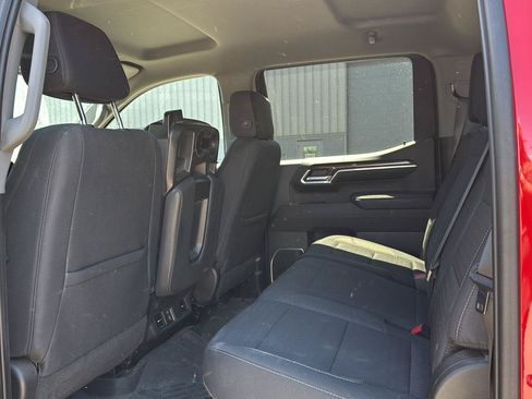 Used 2023 Chevrolet Silverado 1500 LT AWD/4WD image 10
