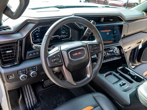 Used 2024 GMC Sierra 2500 AT4 w/ AT4 Premium Plus Package image 16