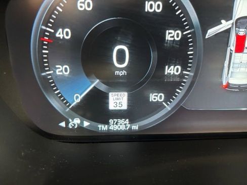 Used 2019 Volvo XC60 T6 Momentum w/ Advanced Package AWD/4WD image 16