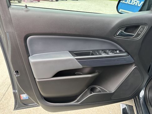 Used 2020 Chevrolet Colorado Z71 AWD/4WD image 17