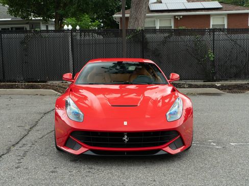 Used 2017 Ferrari F12 Berlinetta RWD image 38