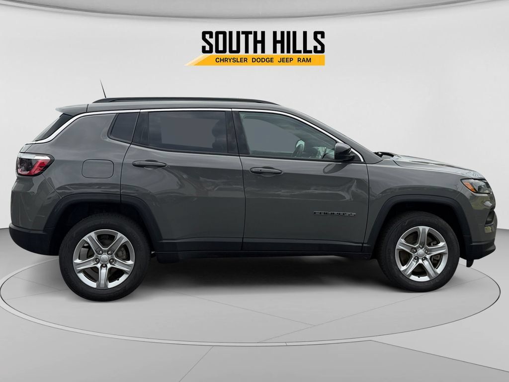 Used 2023 Jeep Compass Latitude AWD/4WD image 6