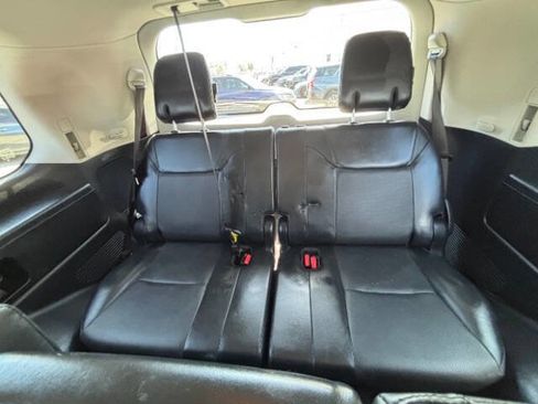 Used 2011 Lexus LX 570 4WD w/ Luxury Pkg image 23