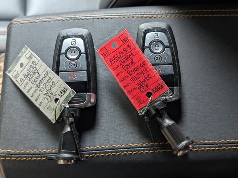 Used 2024 Ford Bronco Badlands AWD/4WD image 36