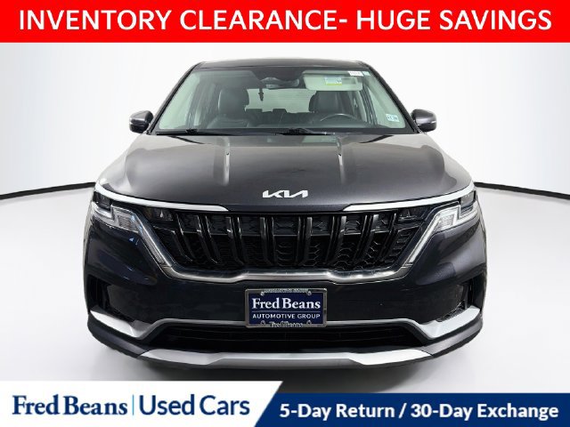 Used 2024 Kia Carnival LX FWD image 2