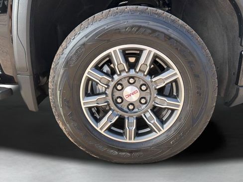 Used 2024 GMC Sierra 1500 AT4 w/ Technology Package image 9