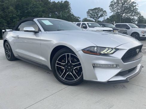 Used 2018 Ford Mustang Premium RWD image 3