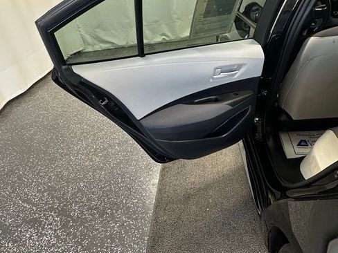 Used 2025 Toyota Corolla LE image 23