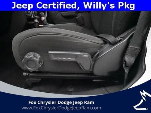 Certified 2021 Jeep Gladiator Willys image 27
