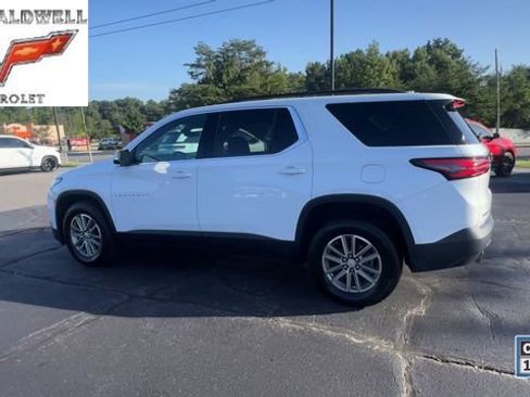 Used 2023 Chevrolet Traverse LT FWD image 6
