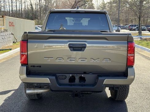 Used 2025 Toyota Tacoma TRD Off-Road image 22