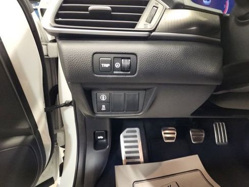 Used 2018 Honda Accord Sport image 18