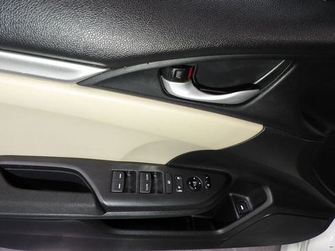 Used 2018 Honda Civic LX image 8