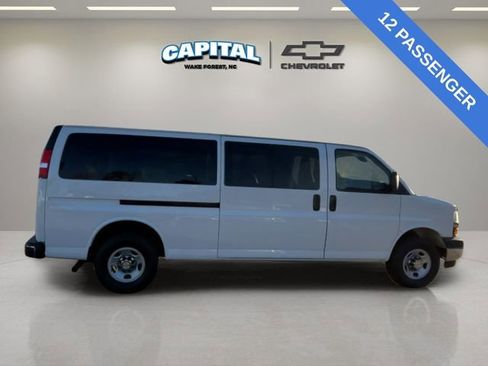 Used 2024 Chevrolet Express 3500 LT w/ LT Preferred Equipment Group RWD image 6