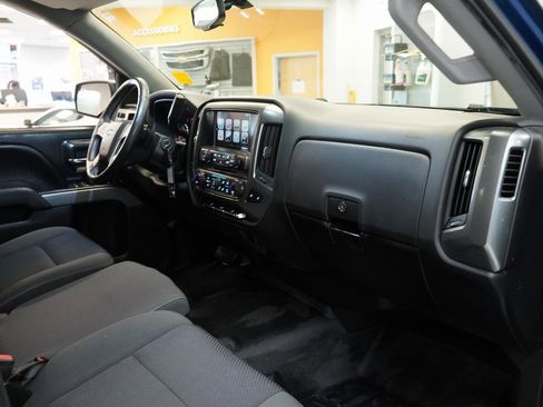 Used 2018 Chevrolet Silverado 1500 LT w/ All Star Edition image 34