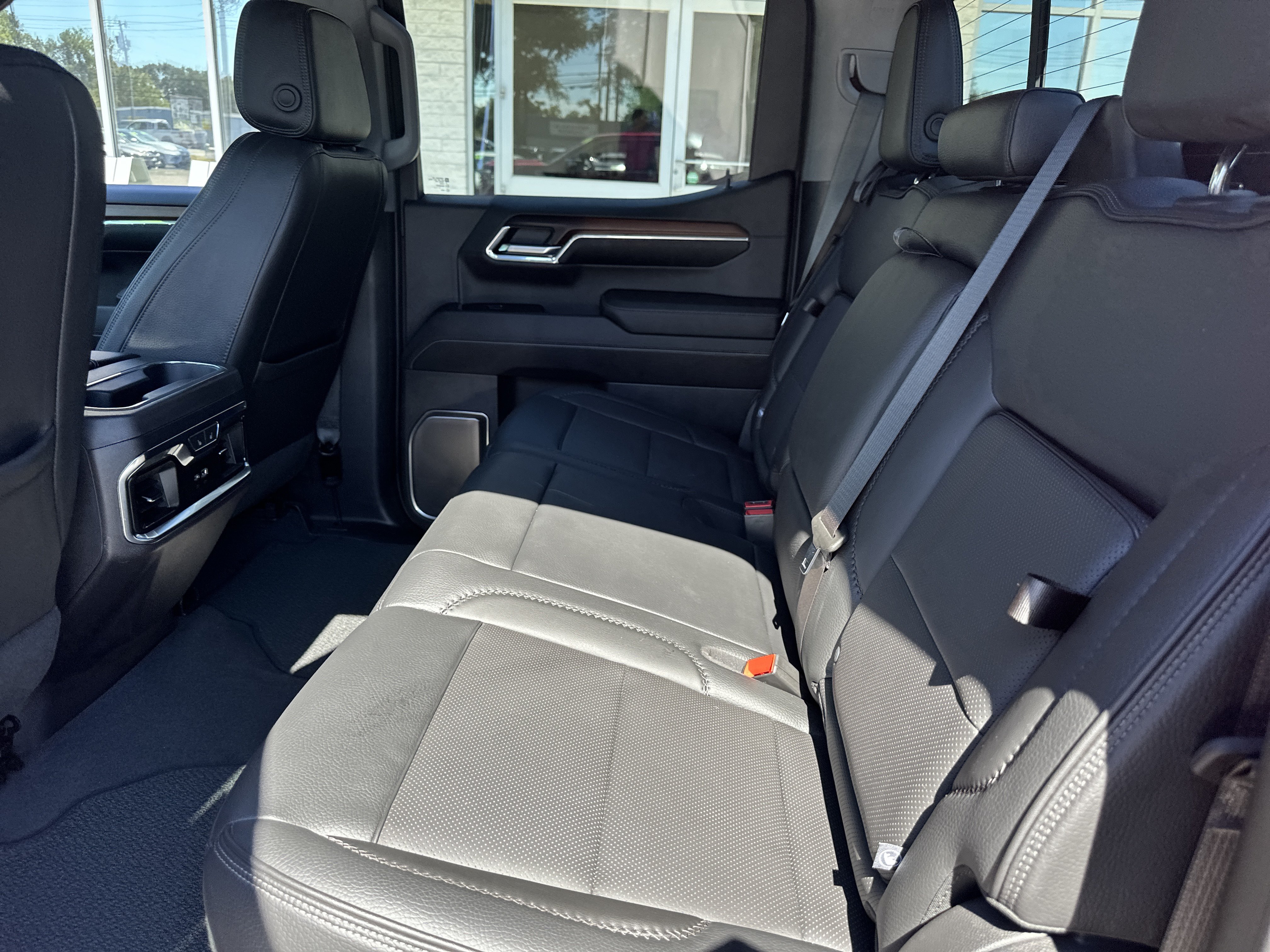 Used 2024 GMC Sierra 1500 Denali w/ Technology Package AWD/4WD image 12