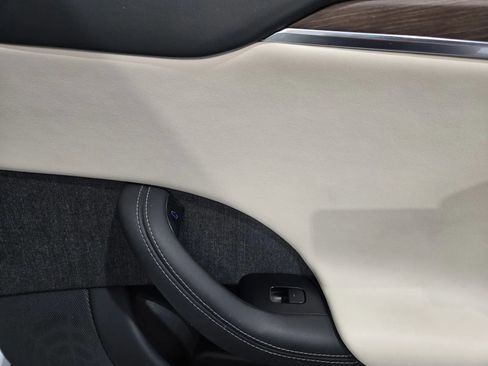 Used 2022 Tesla Model S AWD/4WD image 8