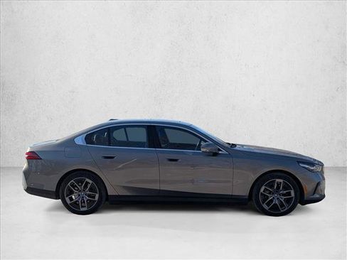 Certified 2025 BMW i5 xDrive40 w/ Premium Package image 4