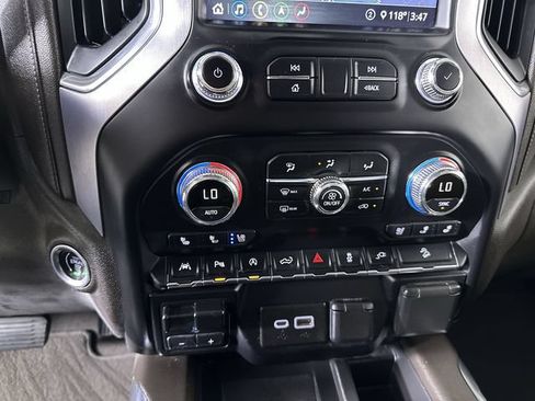 Used 2020 GMC Sierra 1500 SLT AWD/4WD image 17