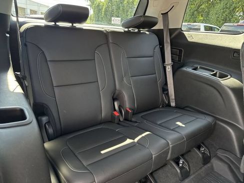 Used 2023 GMC Acadia SLT w/ Preferred Package FWD image 27