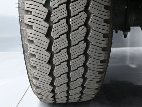 Used 2024 Ford F350 Lariat w/ Black Appearance Package image 18