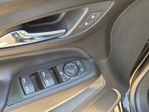 Used 2022 Chevrolet Equinox LT FWD image 22
