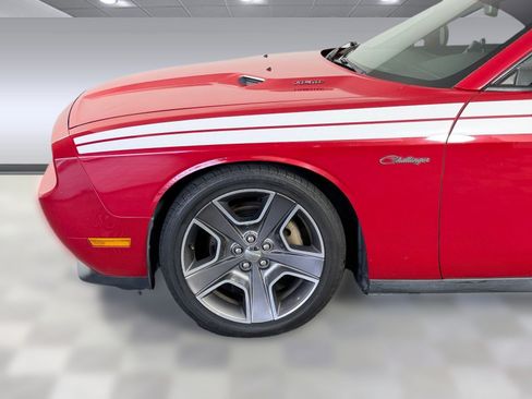 Used 2013 Dodge Challenger R/T RWD image 11