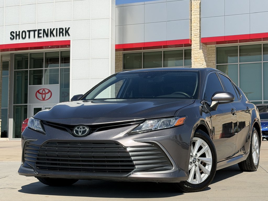 Used 2023 Toyota Camry LE FWD image 2