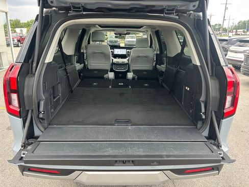Used 2025 Ford Expedition Max Platinum AWD/4WD image 9