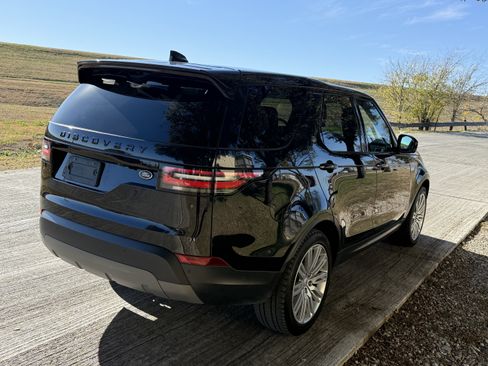 Used 2017 Land Rover Discovery First Edition image 9