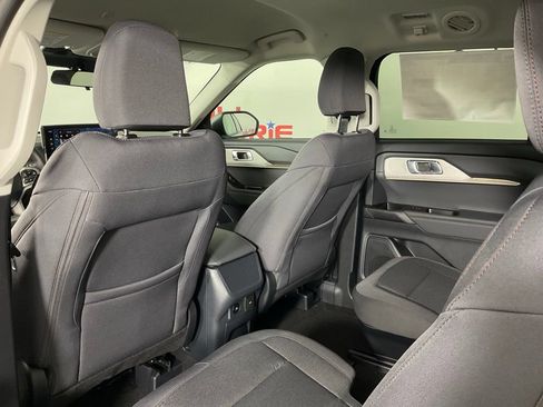 New 2026 Ford Explorer Active RWD image 15