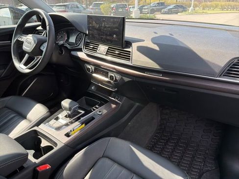 Used 2024 Audi Q5 2.0T Premium w/ Convenience Package image 10