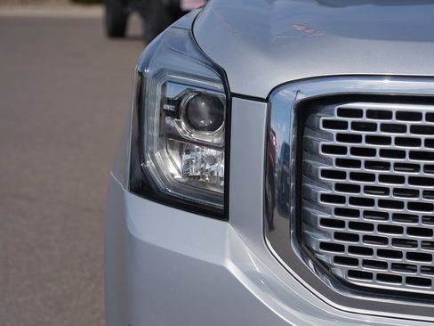 Used 2017 GMC Yukon XL Denali w/ Open Road Package image 9