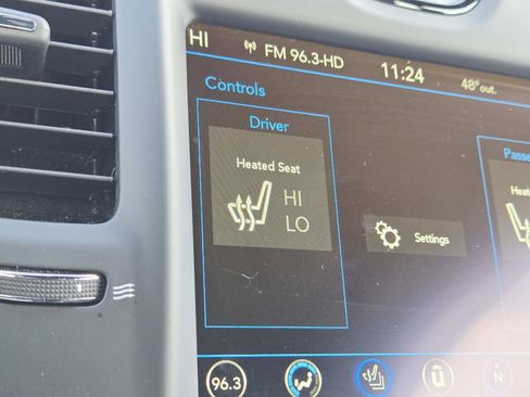 Used 2023 Chrysler 300 S image 33