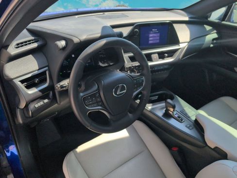 Certified 2025 Lexus UX 300h BASE image 8