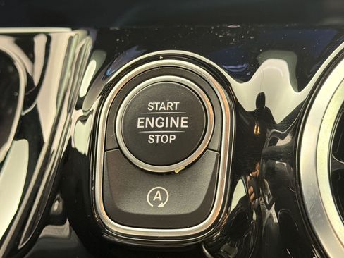 Used 2025 Mercedes-Benz GLA 250 image 24