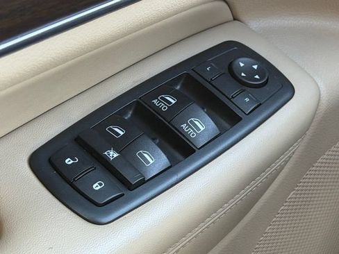 Used 2018 Jeep Grand Cherokee Limited AWD/4WD image 33