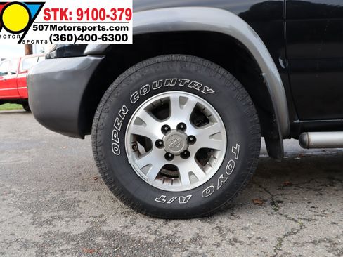 Used 2001 Nissan Pathfinder SE image 22