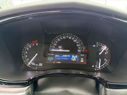 Used 2018 Cadillac XT5 Luxury w/ LPO, Sport Package image 15