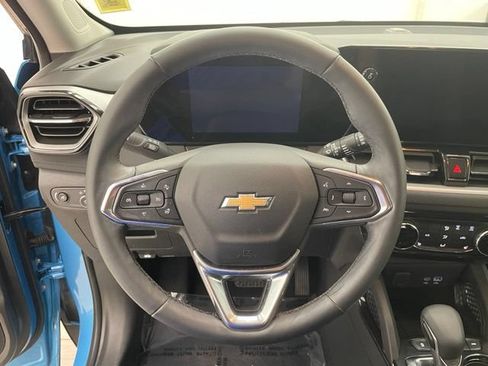 Used 2025 Chevrolet TrailBlazer LT w/ LT Cold Weather Package AWD/4WD image 10