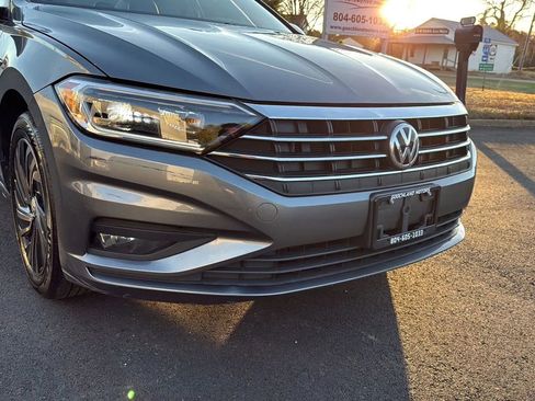 Used 2019 Volkswagen Jetta SEL Premium image 12