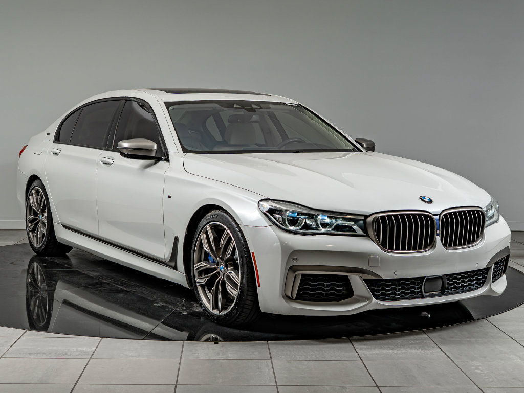 Used 2019 BMW M760i xDrive w/ Luxury Rear Seating Package AWD/4WD image 3
